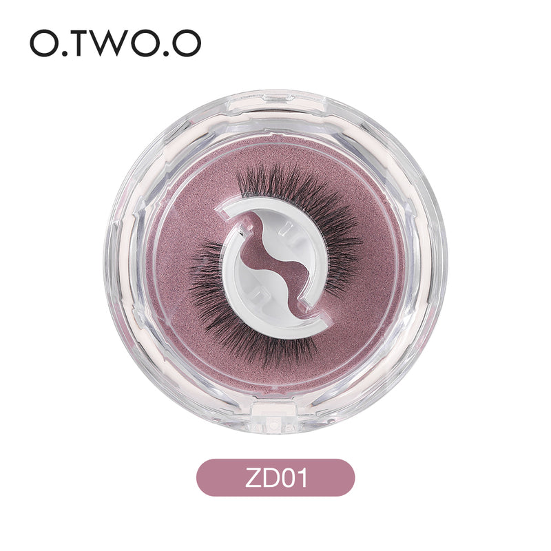 O.TWO.O Independent Packaging Of A Variety Of False Eyelashes
