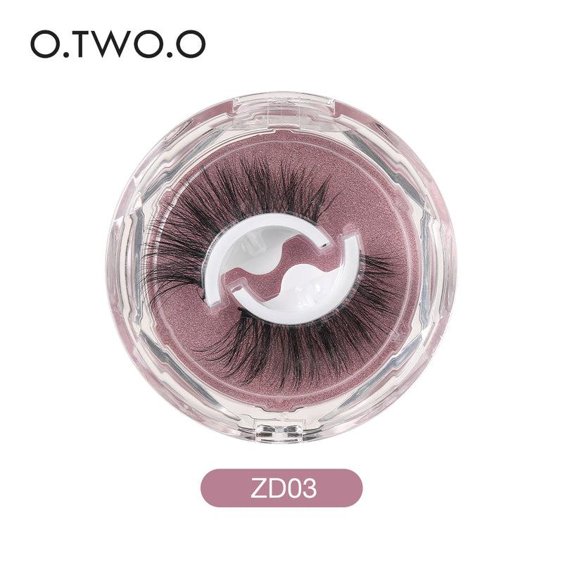 O.TWO.O Independent Packaging Of A Variety Of False Eyelashes